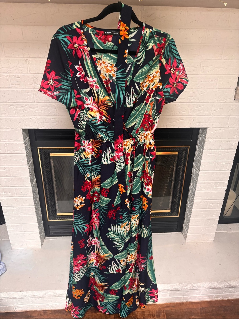 SHEIN Black Tropical Floral Tie-Waist Maxi Dress